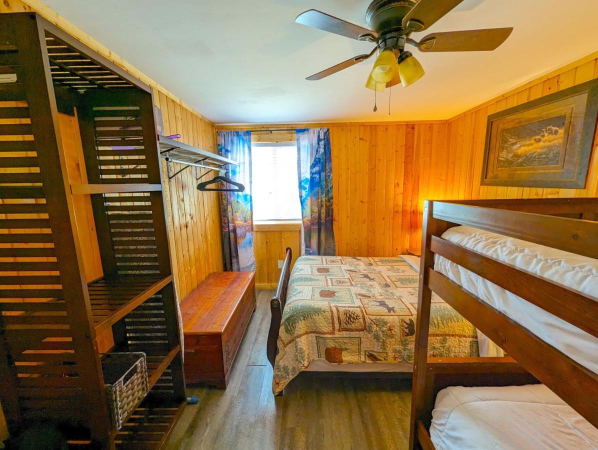 Yellowstone'S Treasure Cabins Gardiner Buitenkant foto