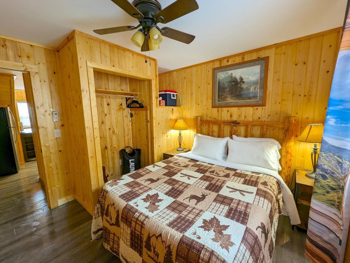 Yellowstone'S Treasure Cabins Gardiner Buitenkant foto