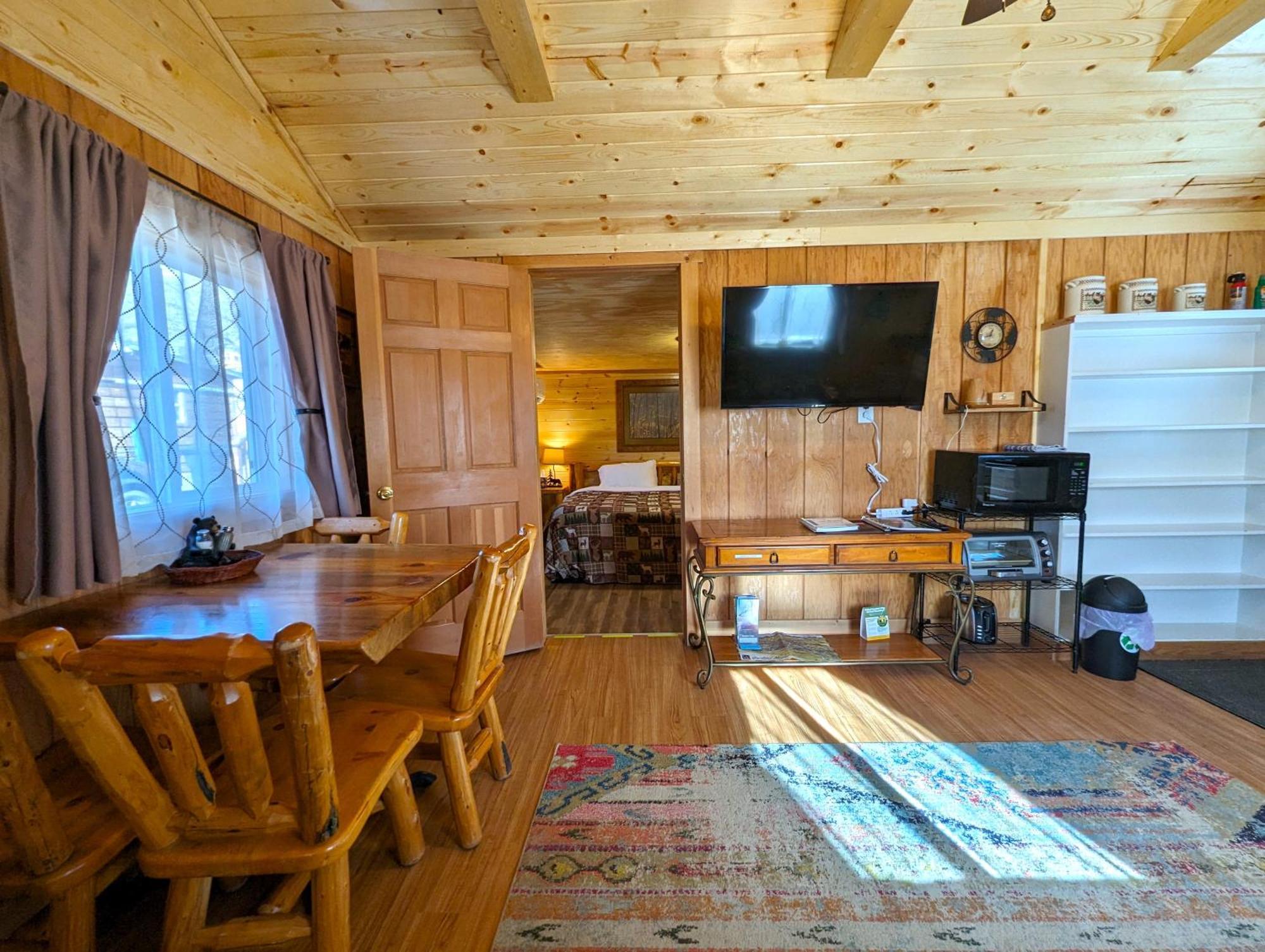 Yellowstone'S Treasure Cabins Gardiner Buitenkant foto
