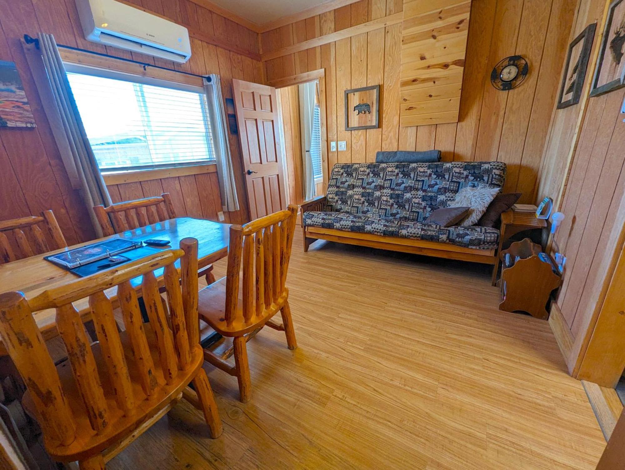 Yellowstone'S Treasure Cabins Gardiner Buitenkant foto