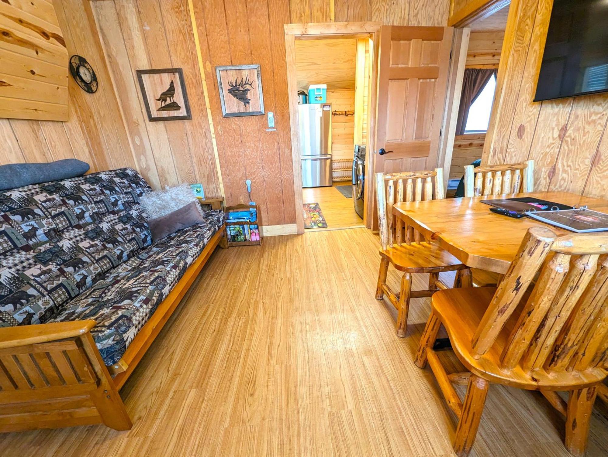 Yellowstone'S Treasure Cabins Gardiner Buitenkant foto