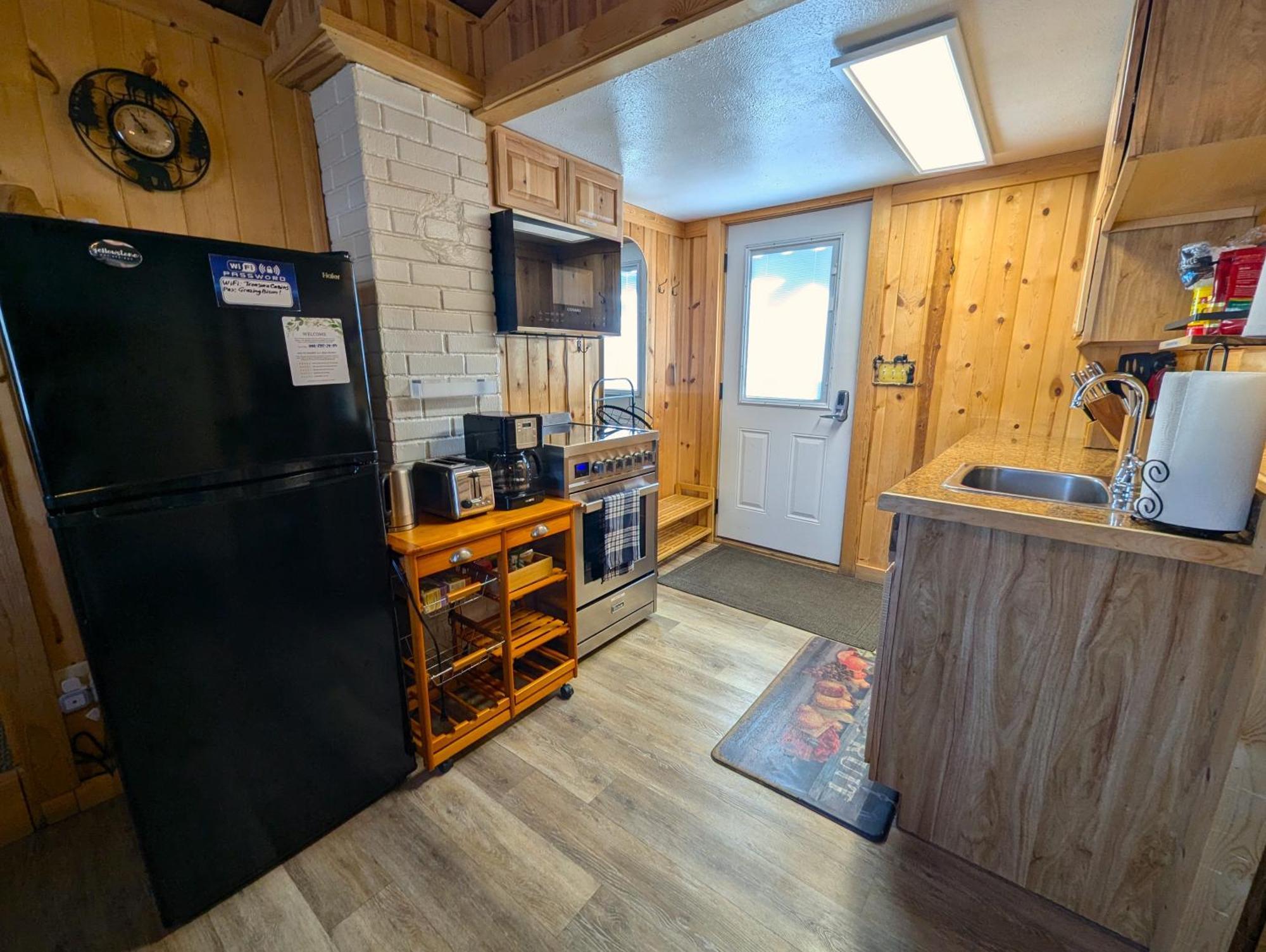 Yellowstone'S Treasure Cabins Gardiner Buitenkant foto