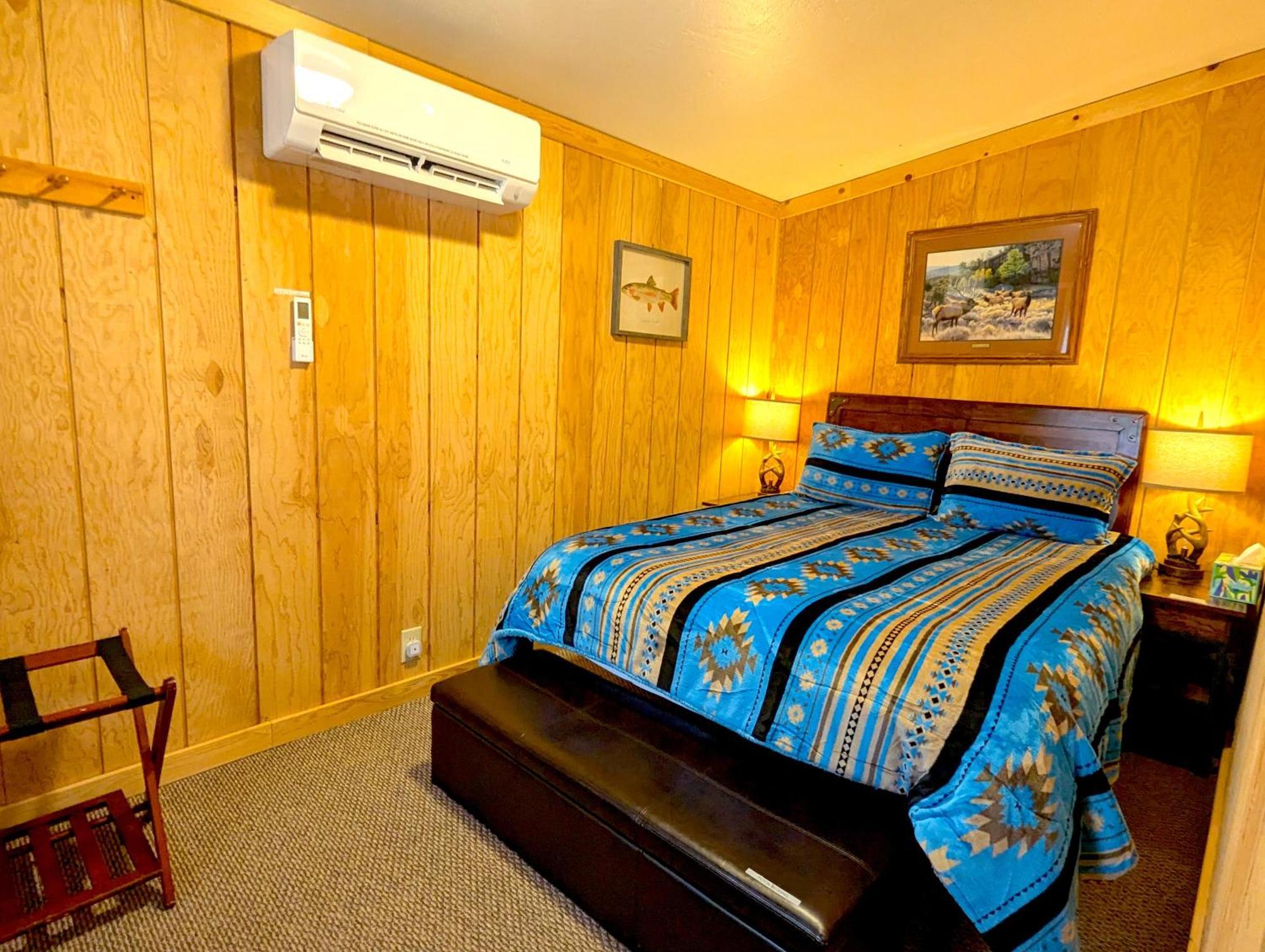 Yellowstone'S Treasure Cabins Gardiner Buitenkant foto