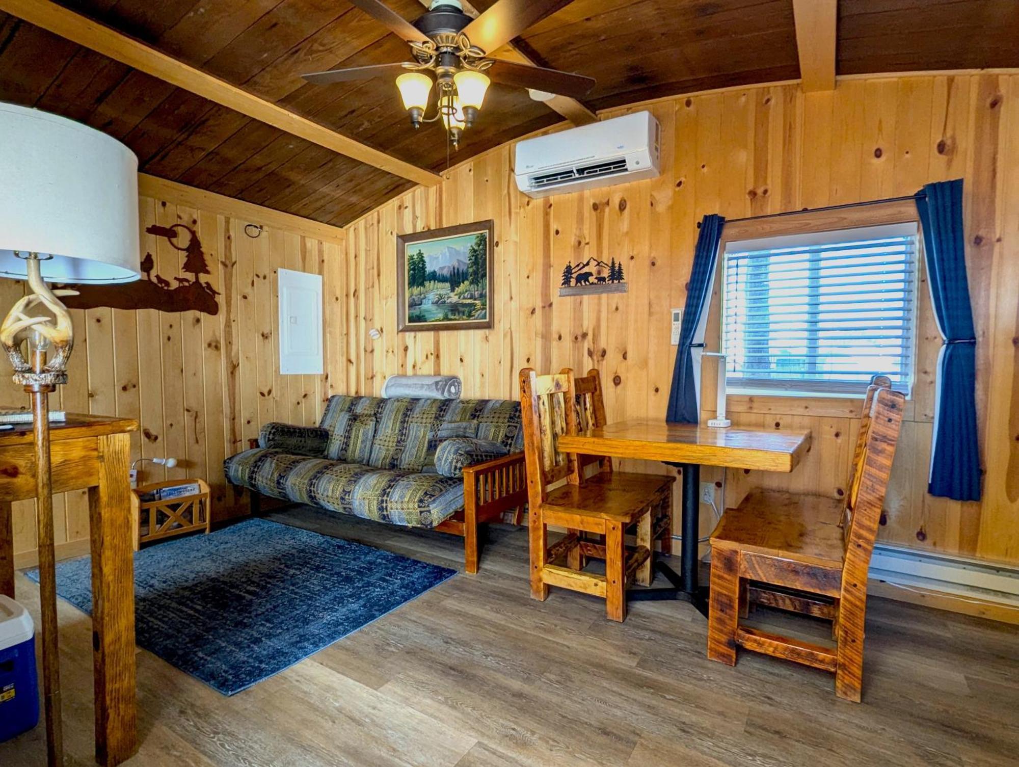 Yellowstone'S Treasure Cabins Gardiner Buitenkant foto