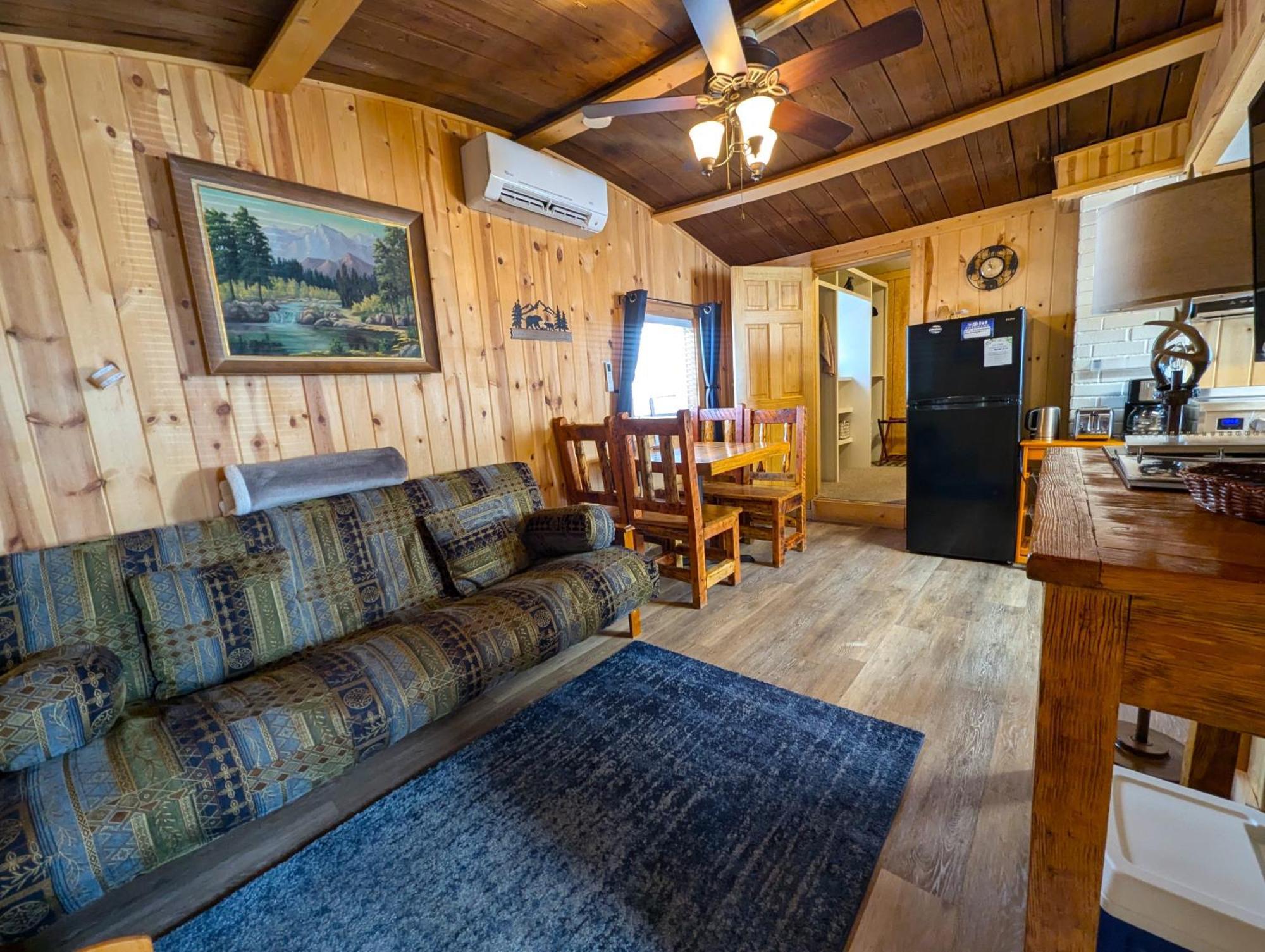 Yellowstone'S Treasure Cabins Gardiner Buitenkant foto